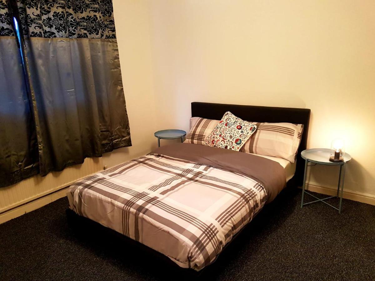 Bed and Breakfast Budget House In Gants Hill à Ilford Extérieur photo