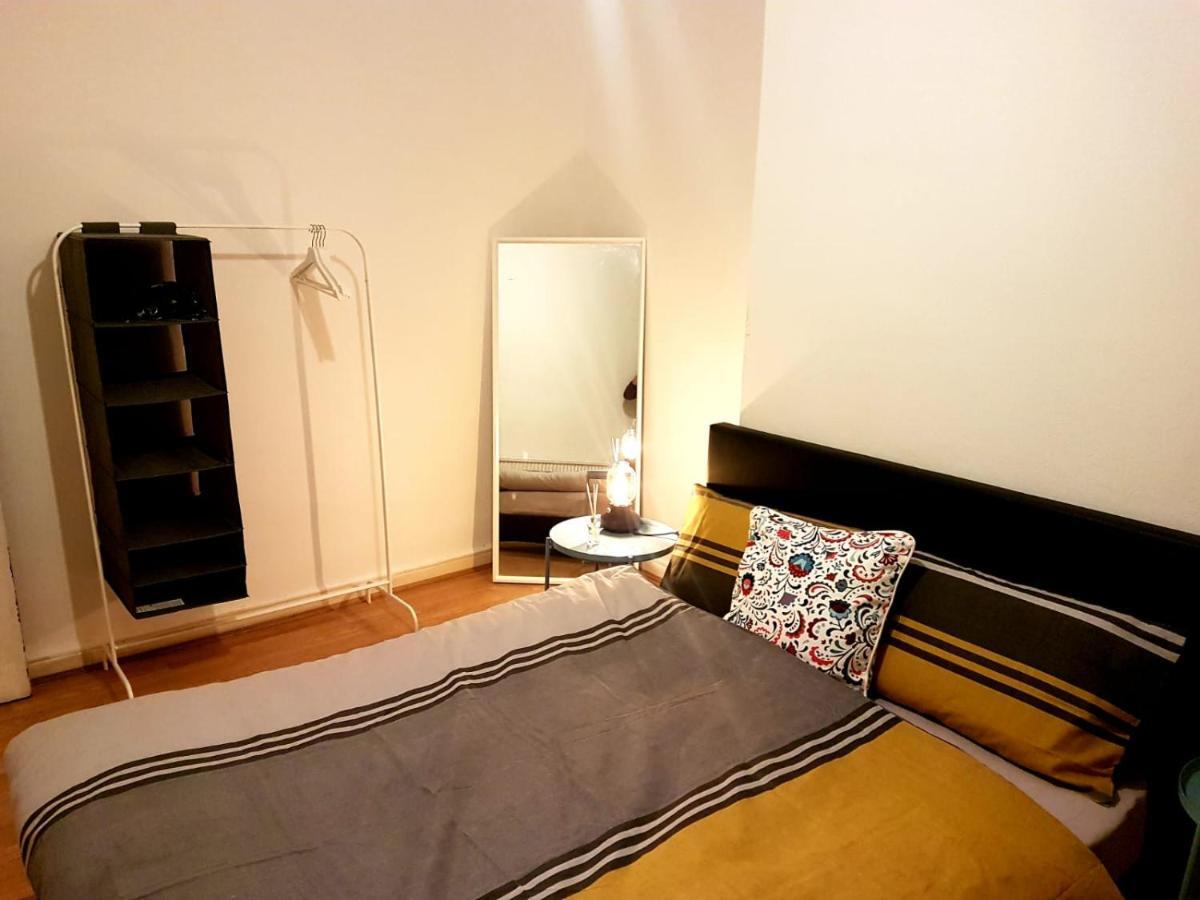 Bed and Breakfast Budget House In Gants Hill à Ilford Extérieur photo