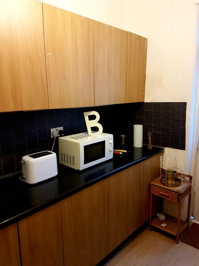 Bed and Breakfast Budget House In Gants Hill à Ilford Extérieur photo