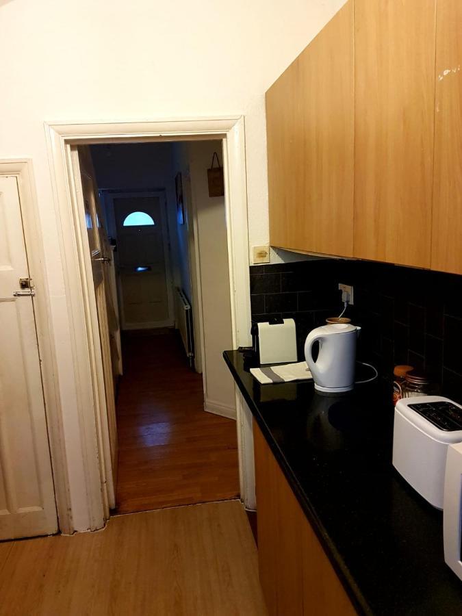 Bed and Breakfast Budget House In Gants Hill à Ilford Extérieur photo