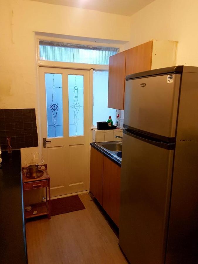 Bed and Breakfast Budget House In Gants Hill à Ilford Extérieur photo